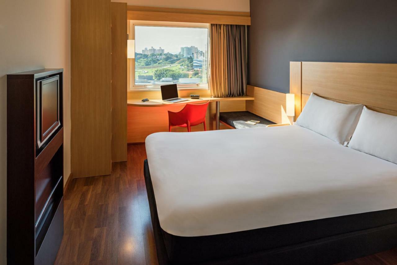 Готель Ibis Sao Jose Dos Campos Colinas Екстер'єр фото
